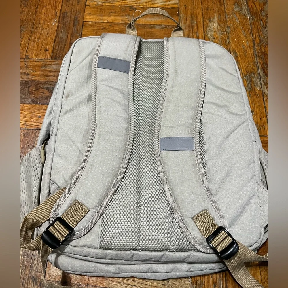Backpack - Picture 2 of 3